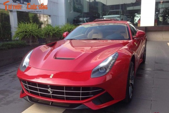 Dai gia Thanh Hoa chi 15 ty tau Ferrari F12 Berlinetta